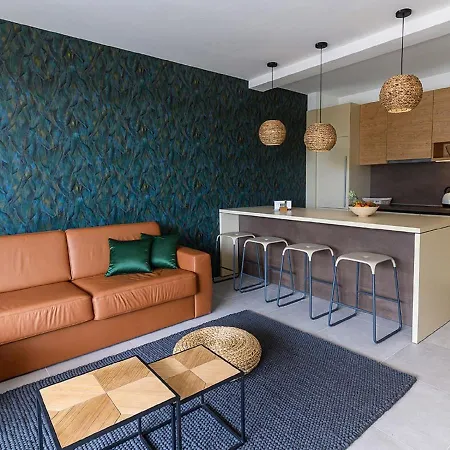 Apartment Luxurious In With Whirlpool