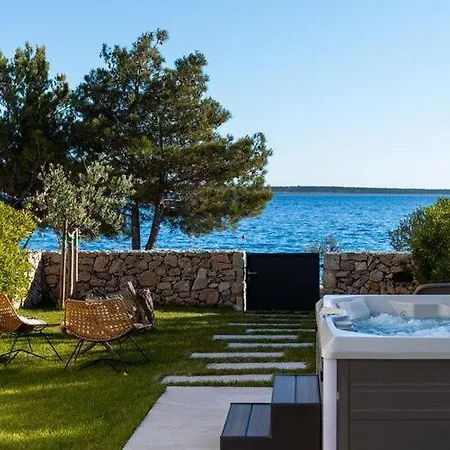 Luxurious In With Whirlpool * Mandre